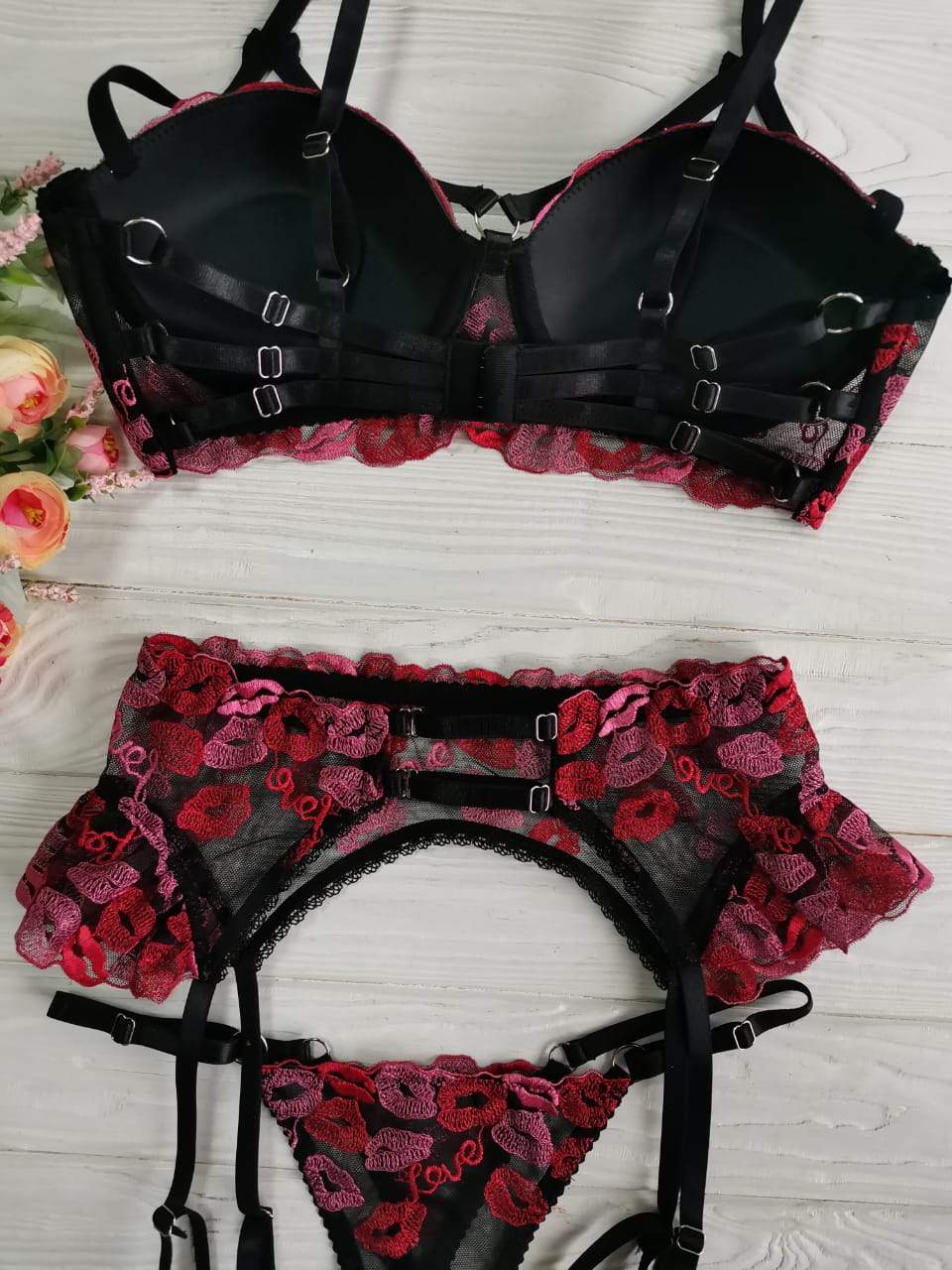 Kissez String
